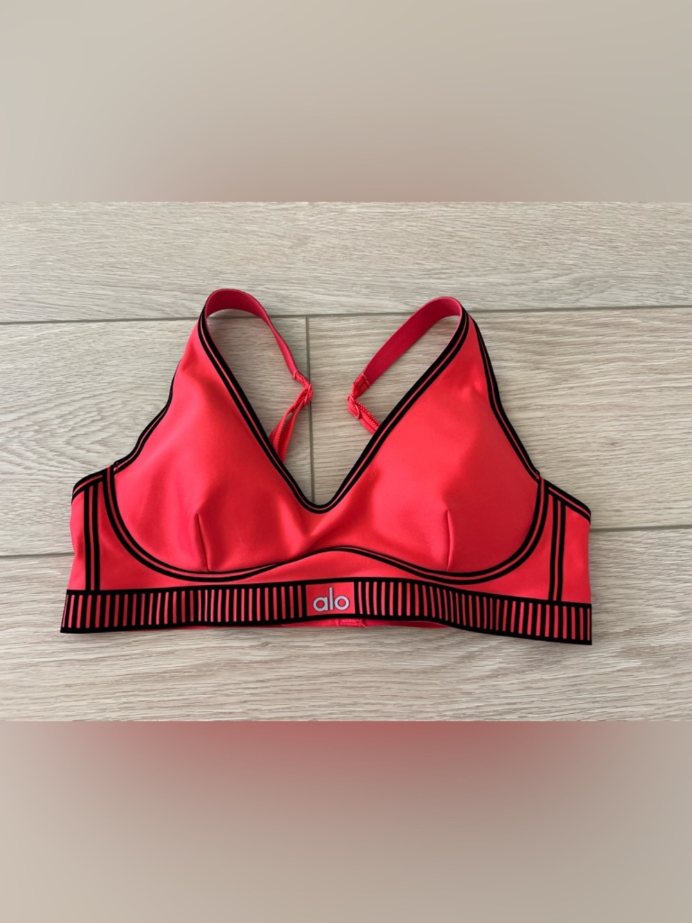 Alo Airlift Line up bra red hot summer size medium
